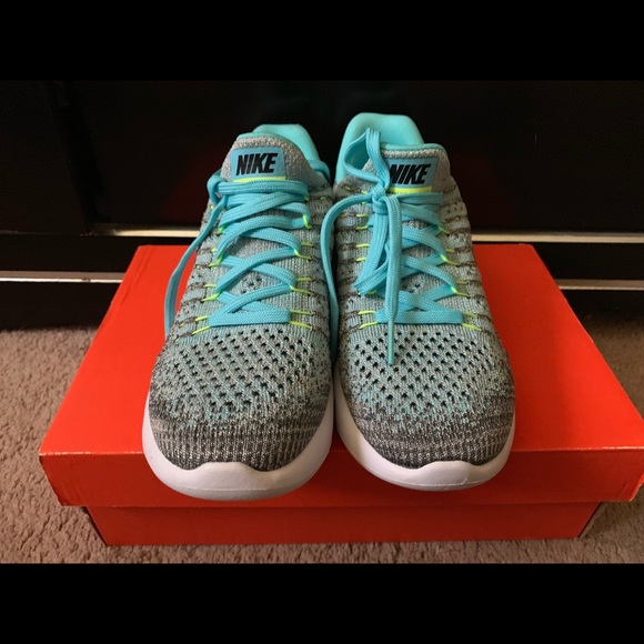 Nike kids shoes - Picture 5 of 8